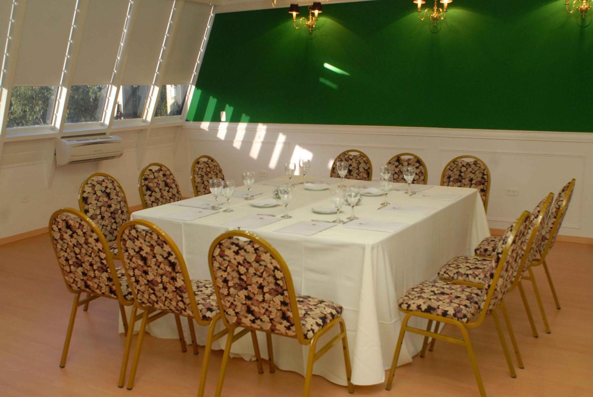 Ramada By Wyndham Buenos Aires Hotel Vicente López Restaurante foto