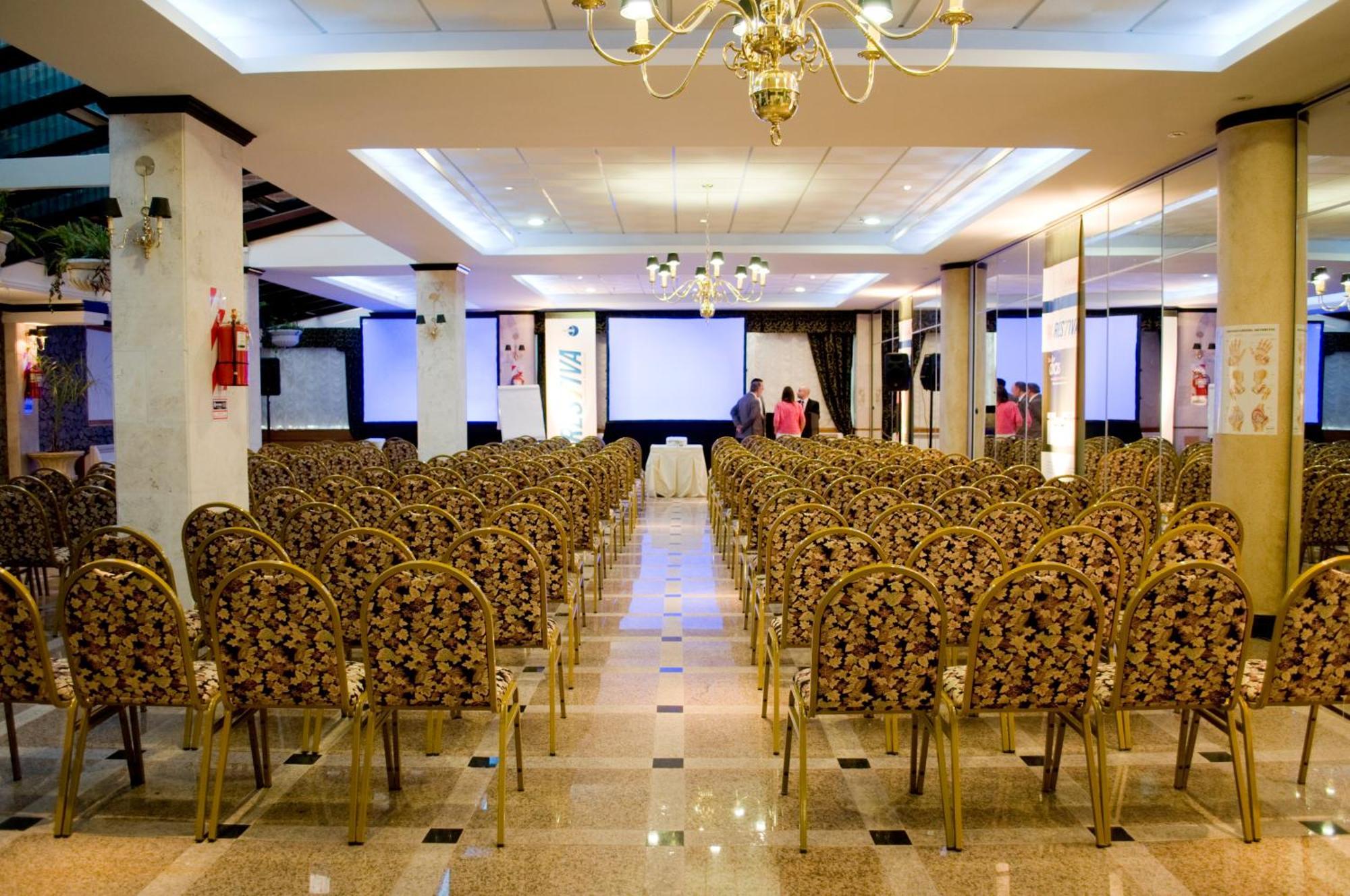 Ramada By Wyndham Buenos Aires Hotel Vicente López Negócio foto