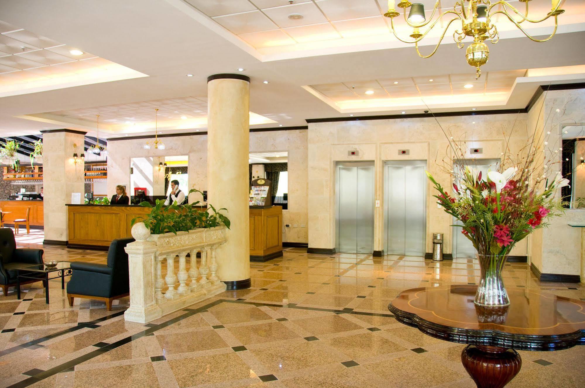 Ramada By Wyndham Buenos Aires Hotel Vicente López Exterior foto