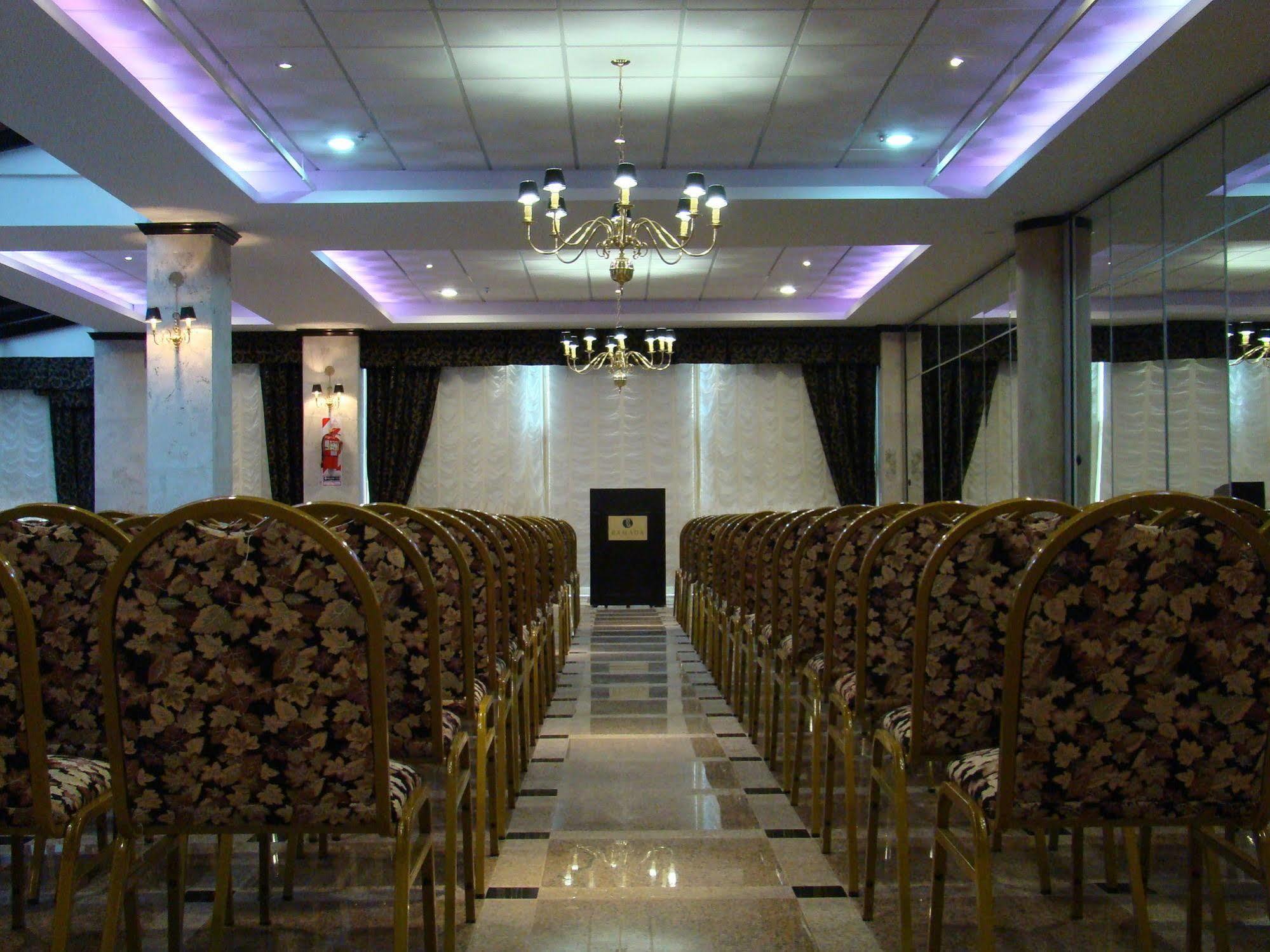 Ramada By Wyndham Buenos Aires Hotel Vicente López Exterior foto